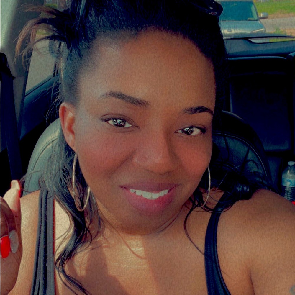 Meet your Posher, Leiah